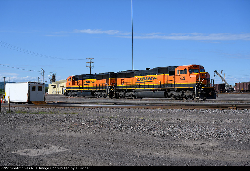 BNSF 252